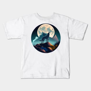 wolf in front of a white moon Kids T-Shirt